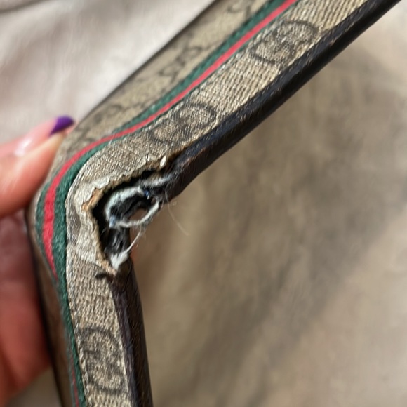 Gucci Wallet (Authentic) - Picture 5 of 7